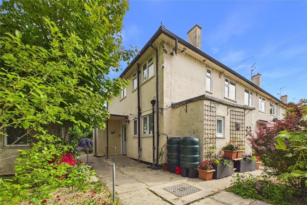 Property photo 1 of 17 Picture No. 01