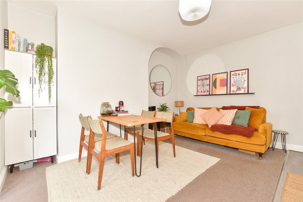 Property photo 1 of 12 Lounge/ Kitchen