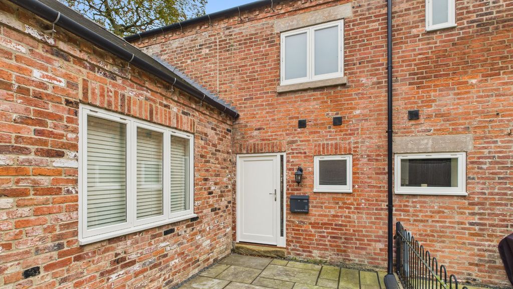 Property photo 1 of 15 5202180