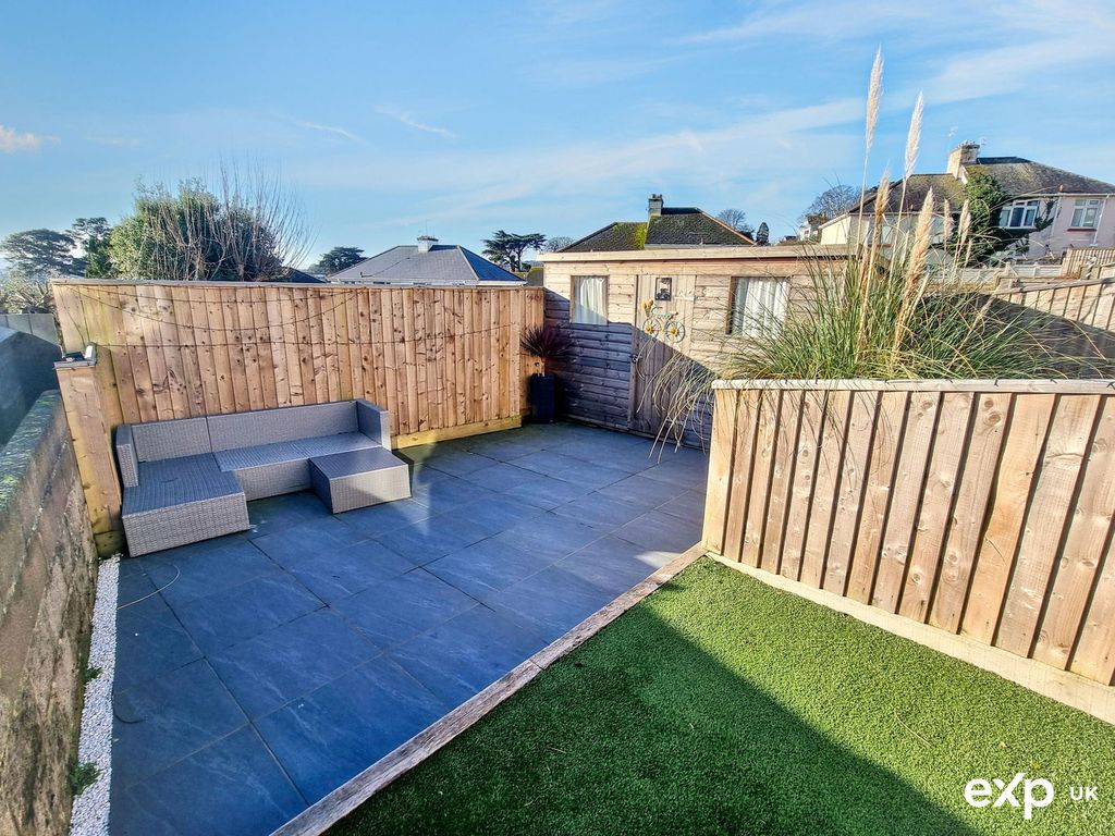 Property photo 2 of 24