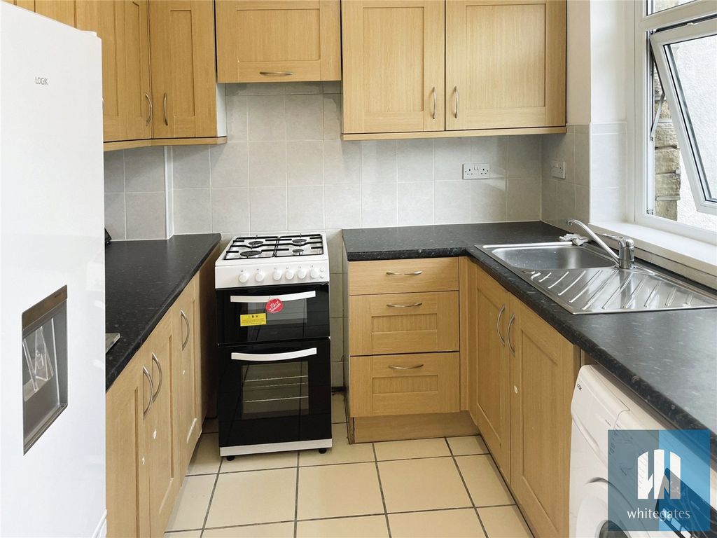 Property photo 2 of 12 Picture No. 29