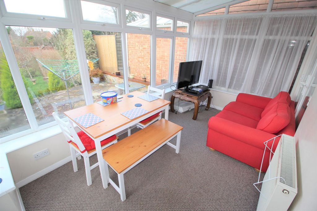 Property photo 3 of 12 Lounge/Conservatory