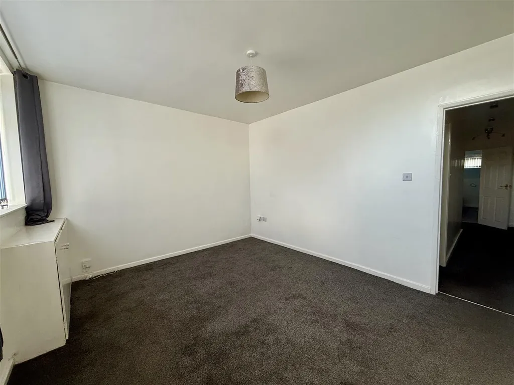 Apartment in Nottingham, Awsworth - More