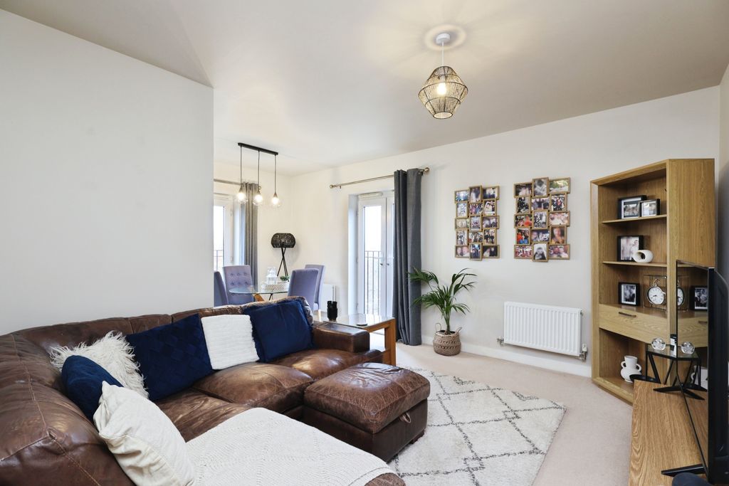 Property photo 3 of 18 Open Plan Living