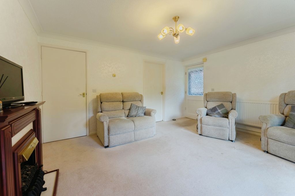 Property photo 3 of 17 Photo