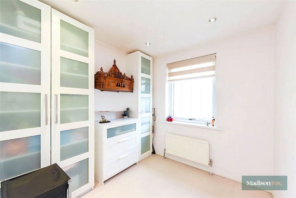 Additional image 24 of 5 bed property to rentTomswood Road, Chigwell, Essex IG7