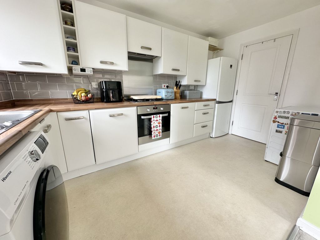 Property photo 3 of 26