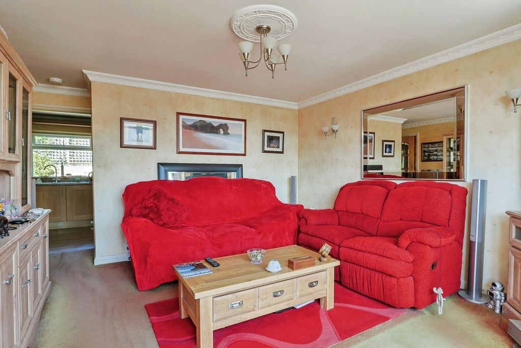 Property photo 2 of 10 Pbox-Img.Jpg