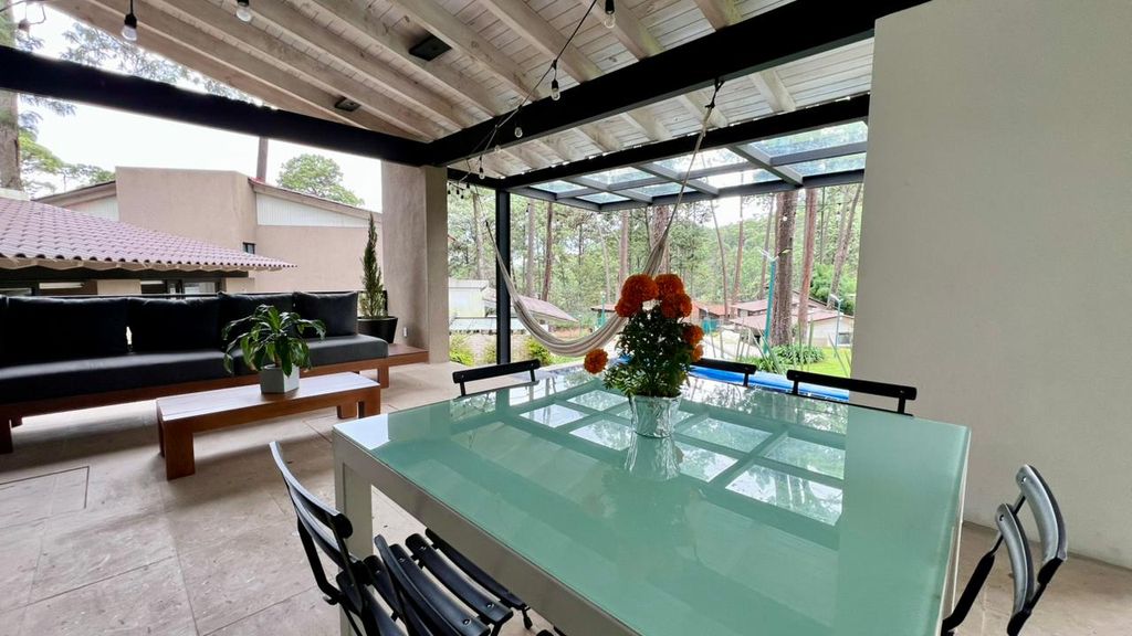 Property photo 3 of 37