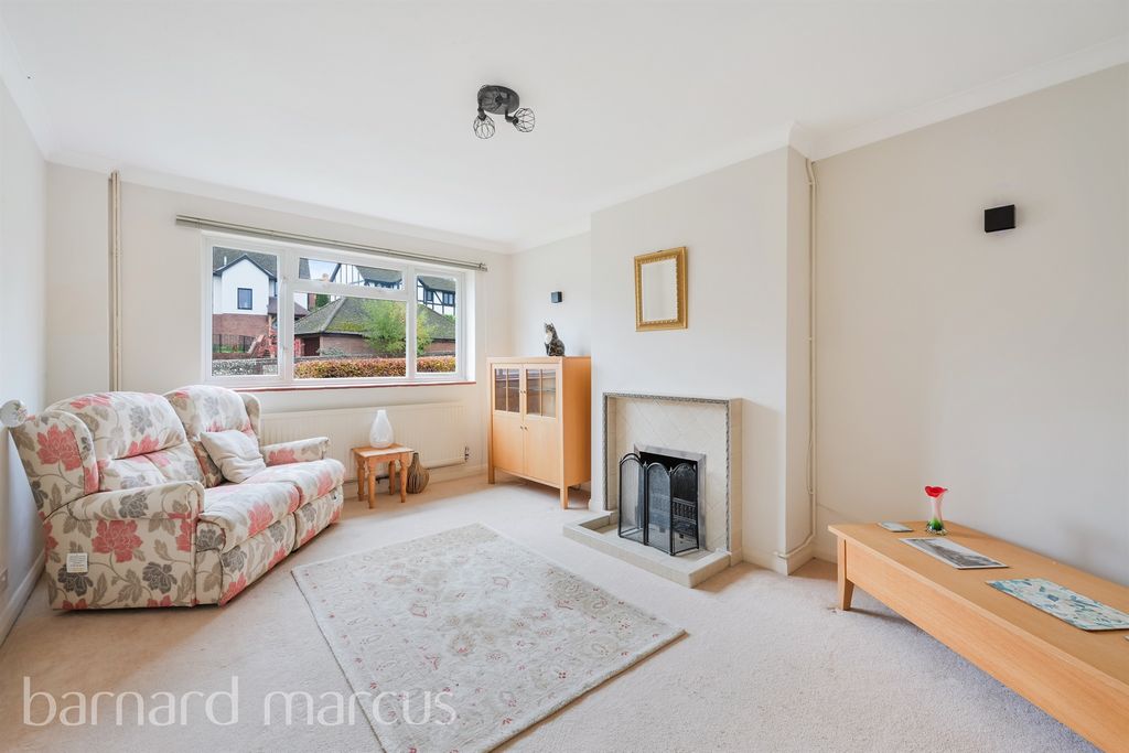 Property photo 2 of 9