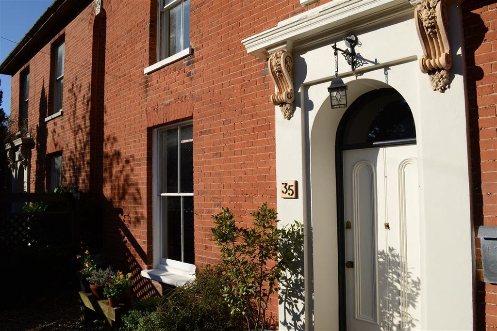 Property photo 2 of 17