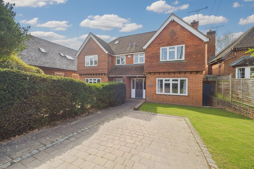 Property photo 2 of 16 Picture No. 23
