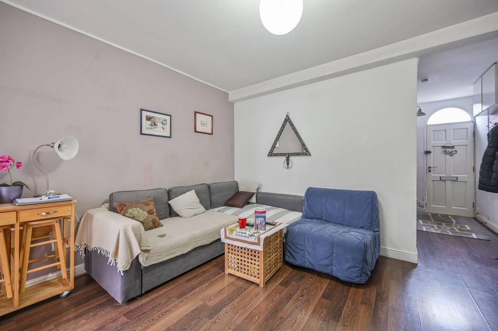 Property photo 3 of 13