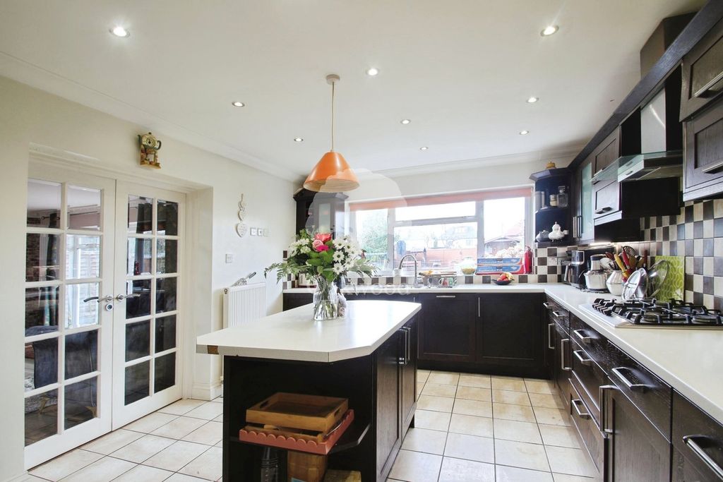 Property photo 2 of 58