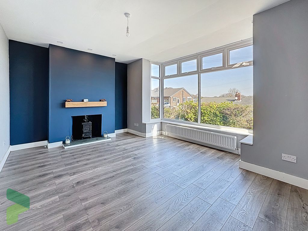 Property photo 2 of 42 Living Room