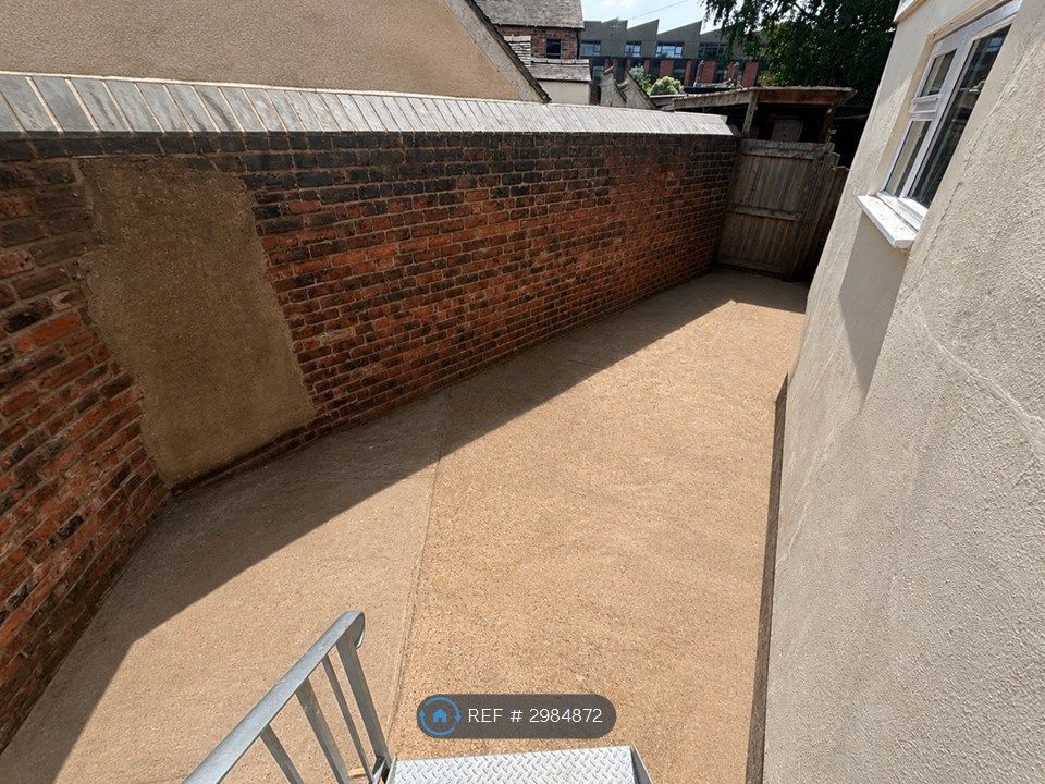 Property photo 3 of 5 Shared Courtyard