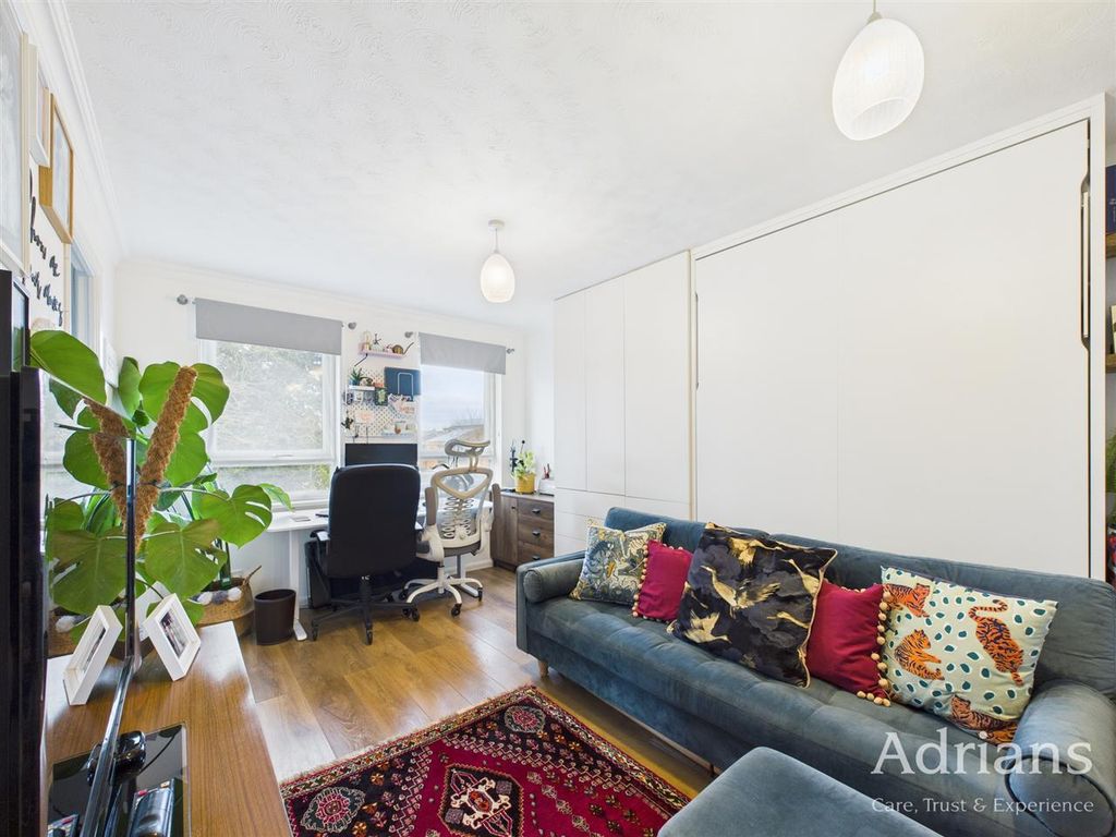 Property photo 2 of 10 Living Area / Bedroom