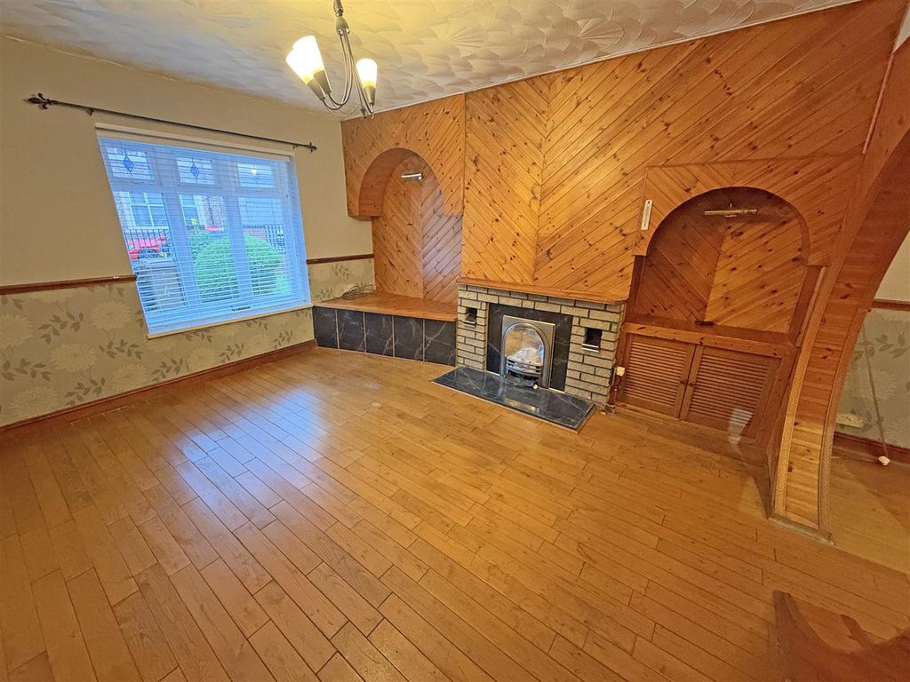 Property photo 2 of 14 Living Room.Jpg