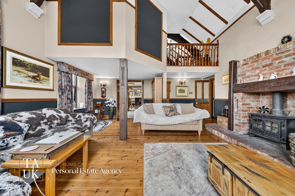 Property photo 2 of 39