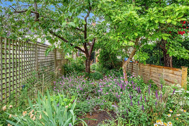 Property photo 3 of 12 Garden