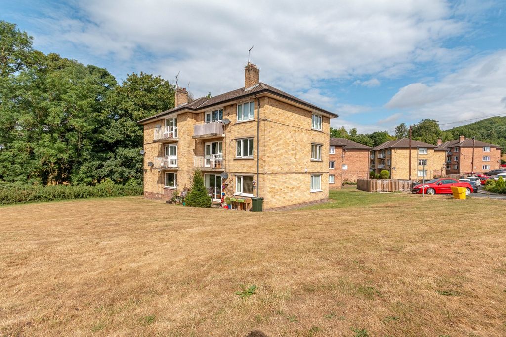 Property photo 1 of 11 Picture No. 24