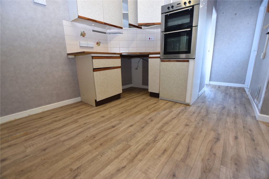 Property photo 3 of 16 Picture No. 14