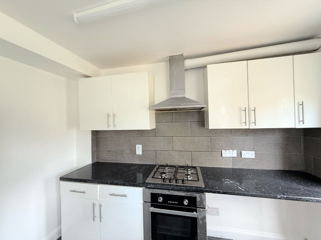 Property photo 2 of 7 4443952