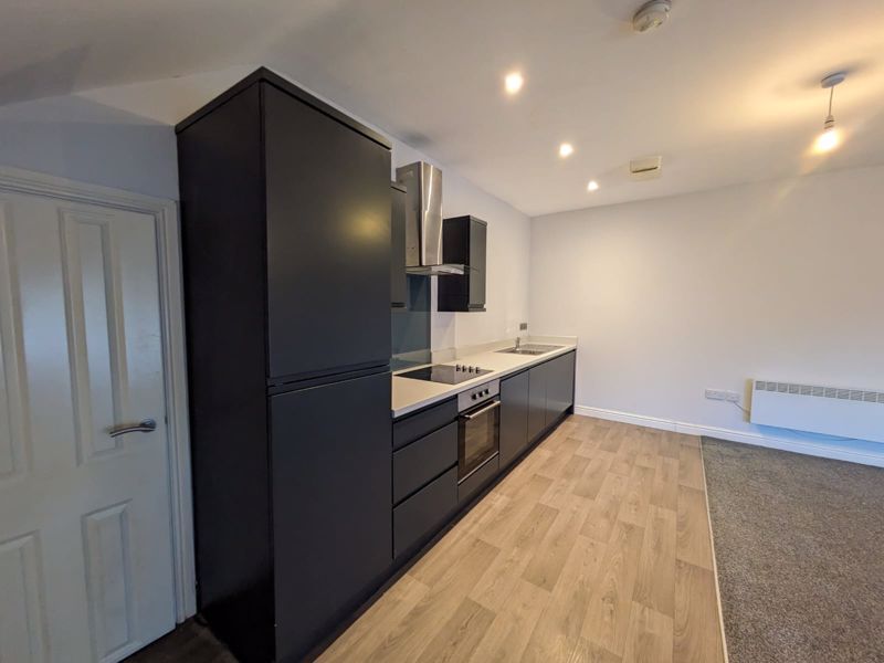 Property photo 3 of 8 Photo 6