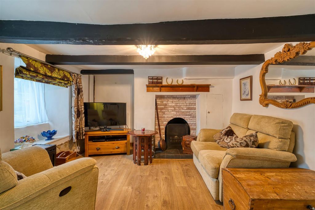 Property photo 2 of 11 Sitting Room