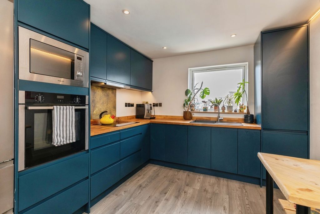 Property photo 1 of 20 Pbox-Img.Jpg