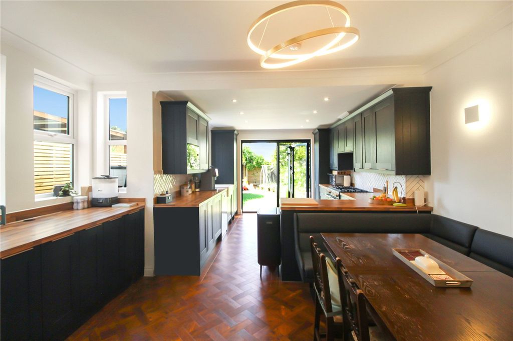 Property photo 3 of 19 Picture No. 06