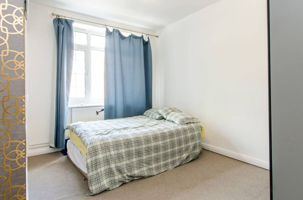 Property photo 2 of 8