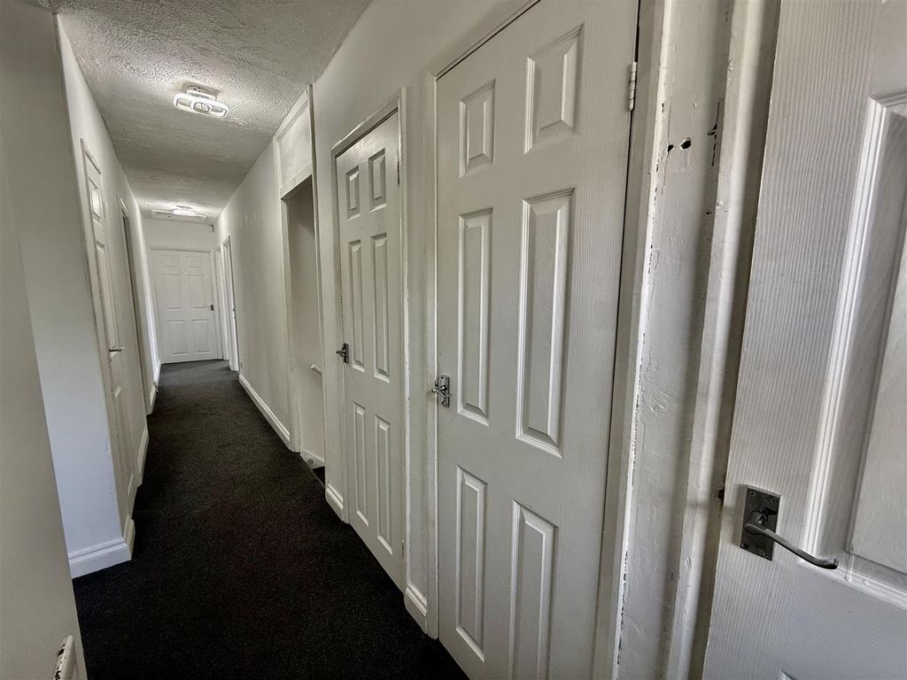Property photo 3 of 9 Stairway/Landing