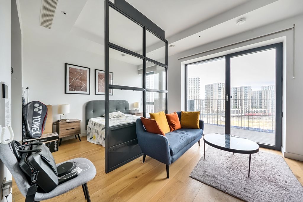 Property photo 2 of 15 1333378-17-68908d...