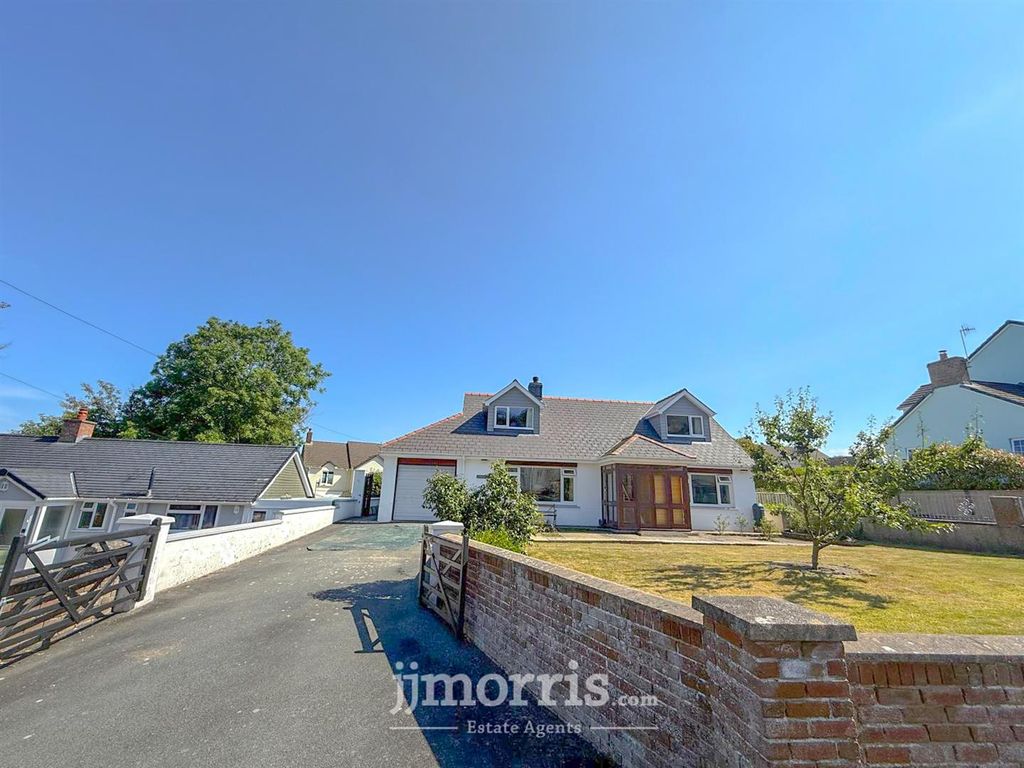 Property photo 3 of 54 Aa4F8153-0773-44Ff-B2Fa-F82Cbb79F8Ff.Jpeg