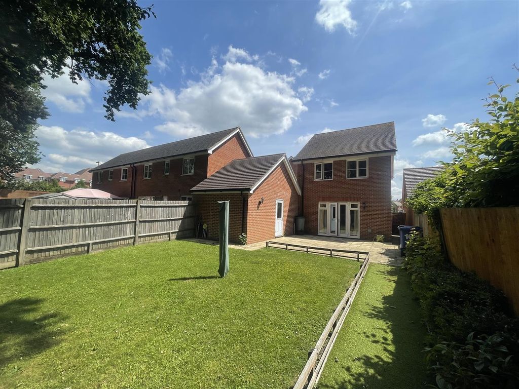 Property photo 2 of 11