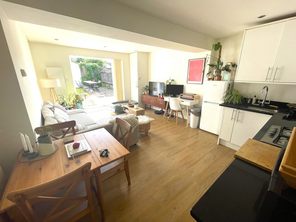 Property photo 2 of 6