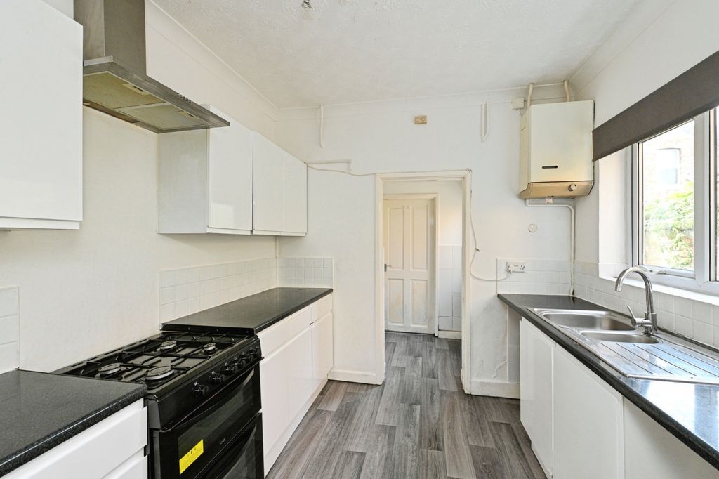 Property photo 3 of 35