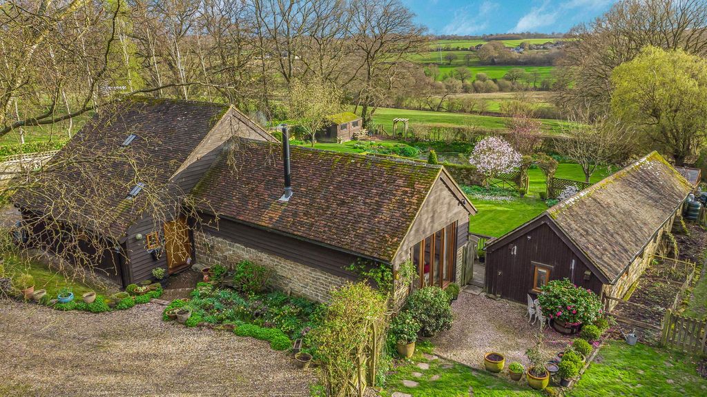 Property photo 2 of 34