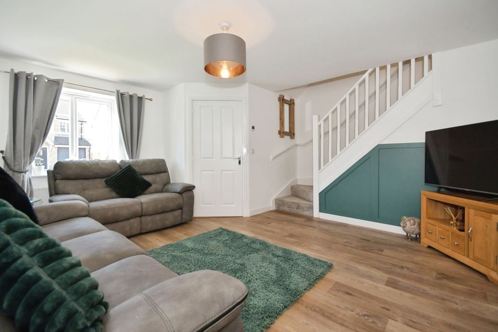 Property photo 3 of 27 Lounge