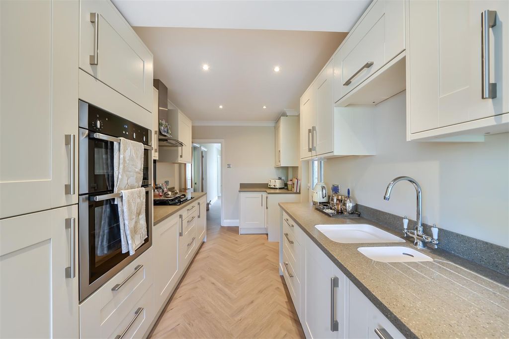 Property photo 2 of 15 Durrants Drive - Kitchen 3.Jpg