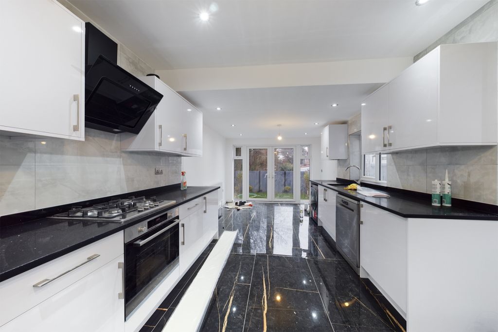 Property photo 1 of 14 Main Page