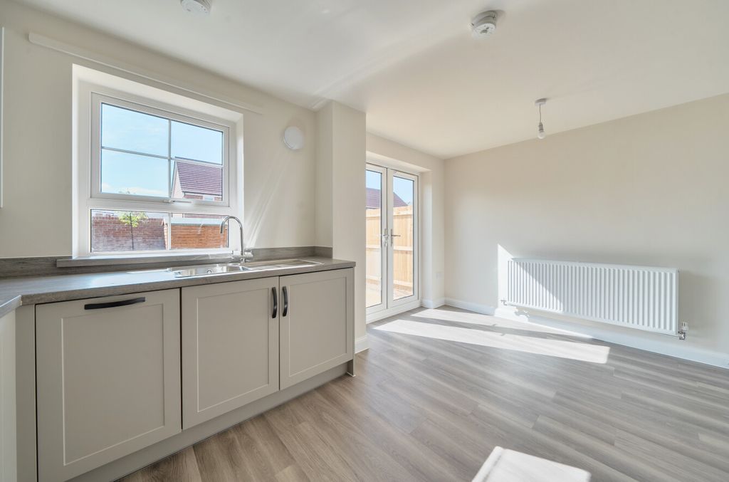 Property photo 3 of 12 Dining Room