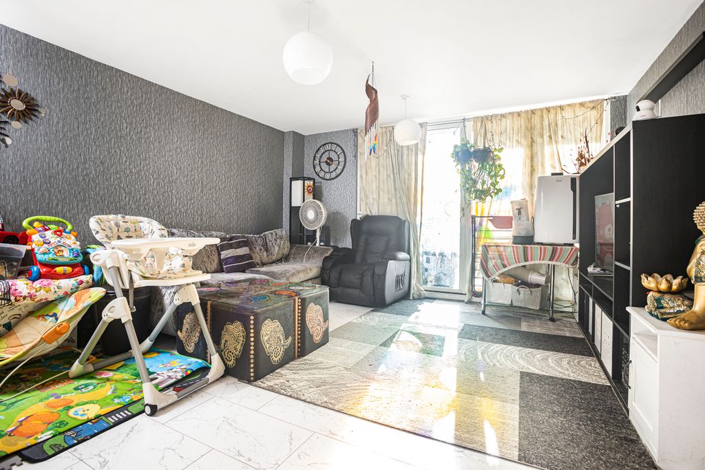 Property photo 2 of 12 025A7354