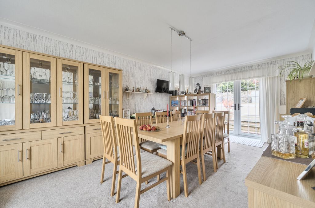 Property photo 2 of 16 2 - 1365899-9-68Ece82...