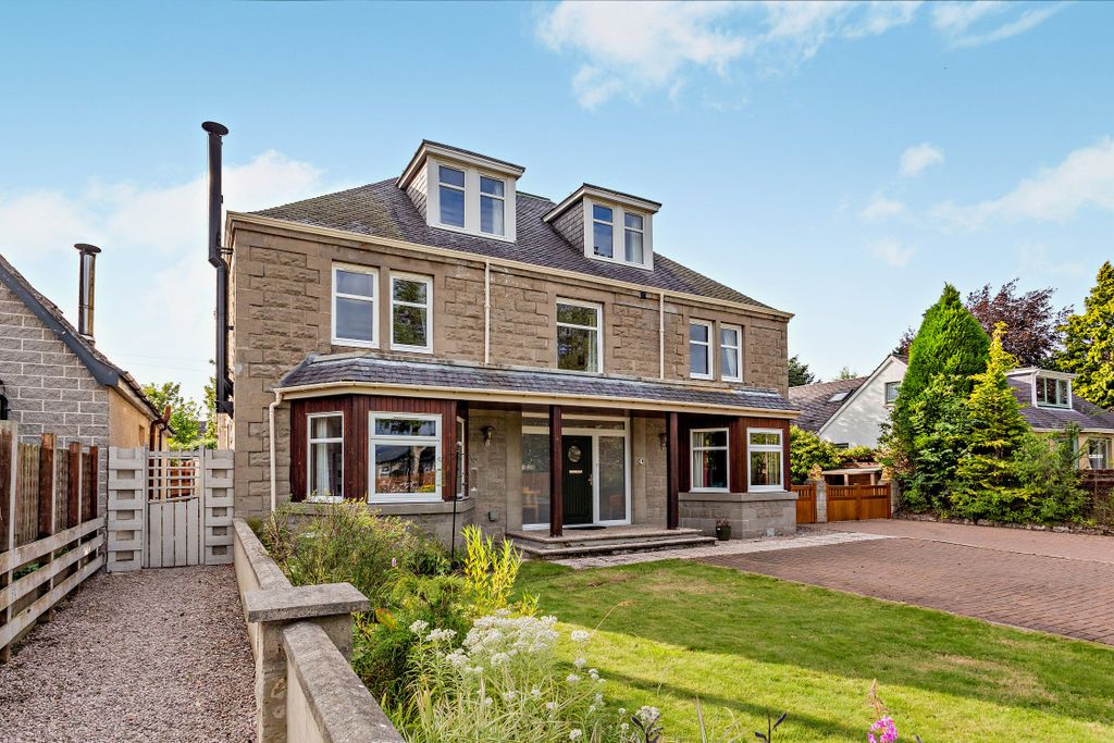 Property photo 3 of 30 Spey House