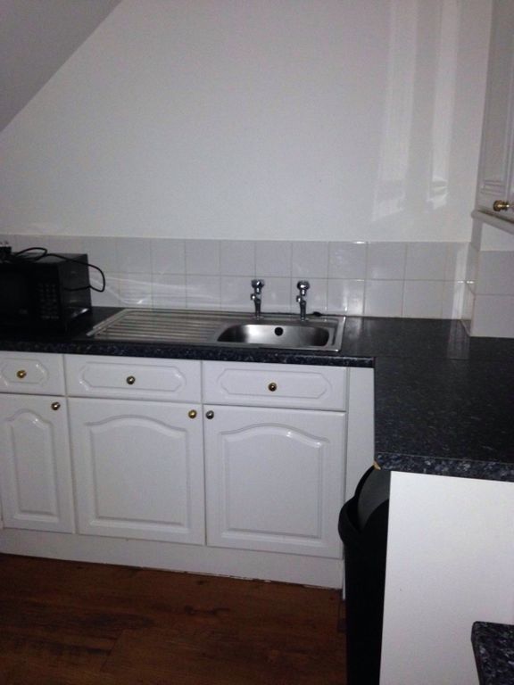 Property photo 2 of 8 Kitchen