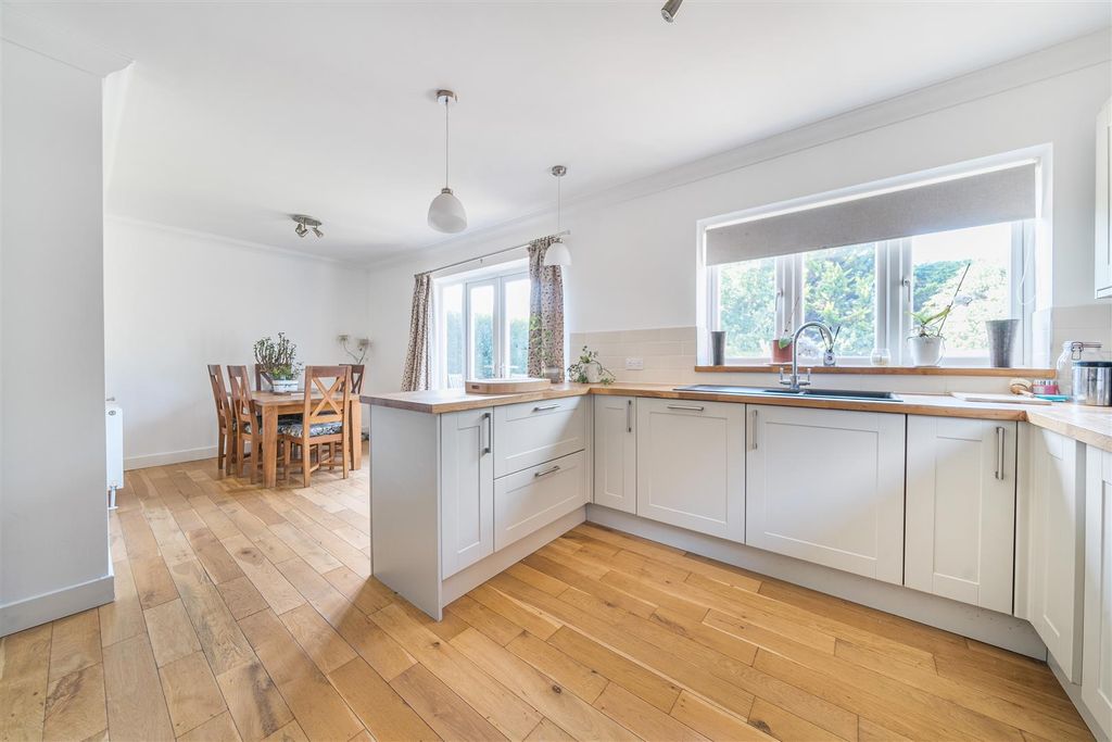 Property photo 2 of 20 Kitchen/Dining