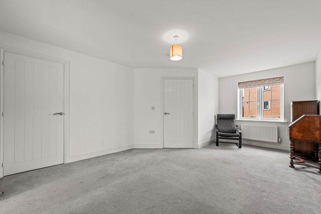 Property photo 3 of 25