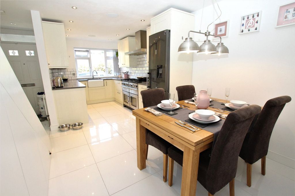 Property photo 3 of 15 Kitchen/Dining Room